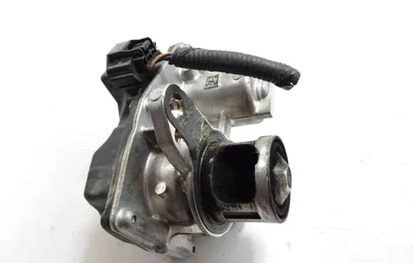 Nissan Qashqai EGR valve 3-352-0252 VASV29047043X