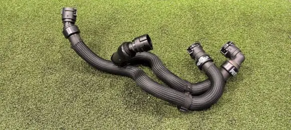 Peugeot 3008 II Engine coolant pipe/hose 9822405880