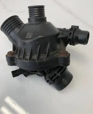 BMW 3 E92 E93 Thermostat/thermostat housing 7549476 7536655 12080100446