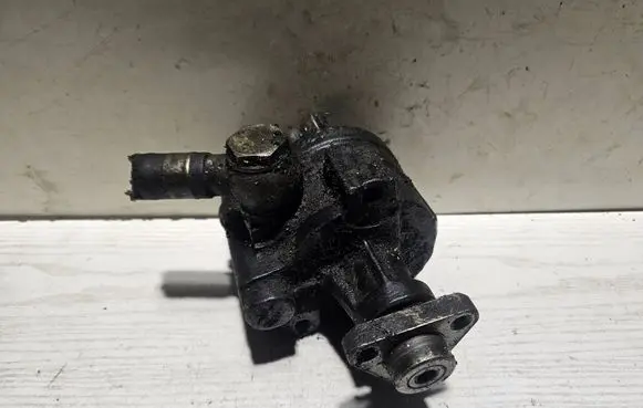 Renault Megane I Power steering pump 7846075