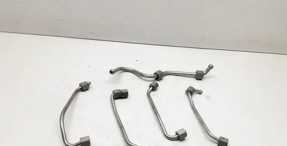 BMW 1 E82 E88 Fuel injector supply line/pipe 
