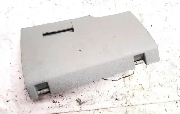 Volkswagen Touran I Glove box