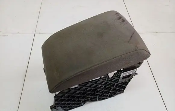 Volkswagen Touran I Armrest 1T0857669T
