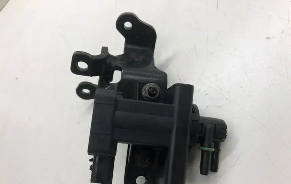 Peugeot 508 Turbo solenoid valve 9660693180 9682715780