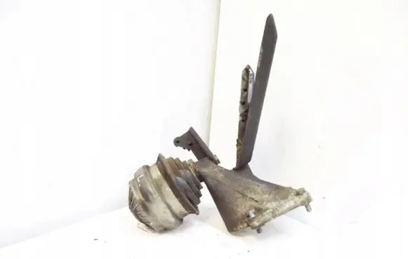 Mercedes-Benz C W202 Engine mounting bracket A6112230604
