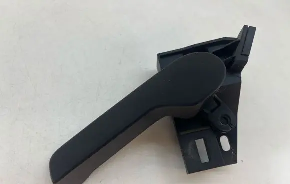 Volkswagen PASSAT B6 Engine bonnet (hood) release handle 1K1823633