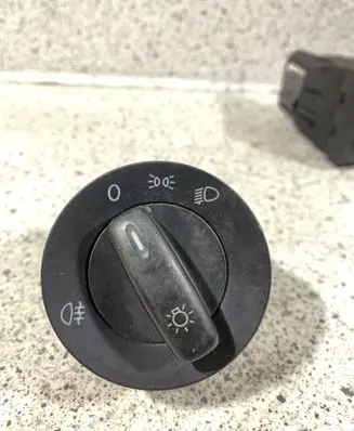 Volkswagen PASSAT B6 Light switch 1K0941431BB