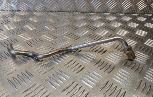 Volkswagen PASSAT B6 Exhaust gas pipe 