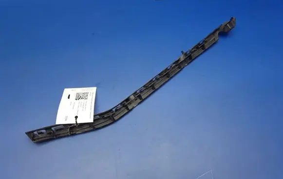 Mercedes-Benz C W204 Bumper support mounting bracket corner A2048800830