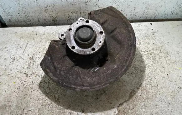 Citroen C5 Rear wheel hub