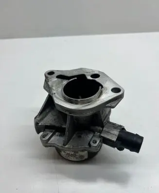 Renault Megane II Vacuum pump 
