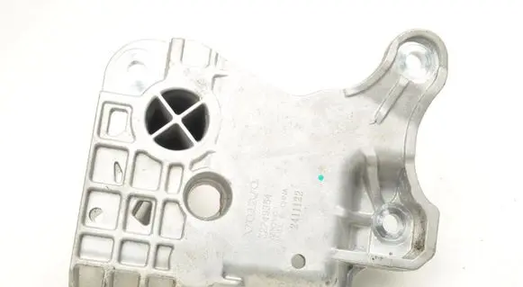 Volvo XC40 Gearbox mounting bracket 32249354