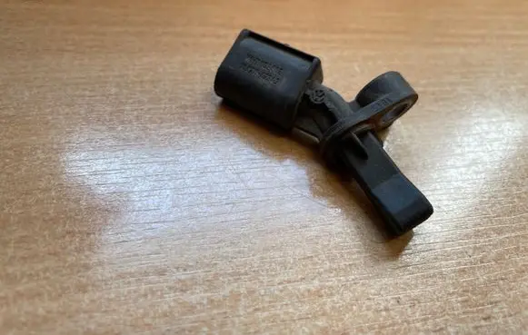 Volkswagen Polo V 6R ABS rear brake sensor 10071162343