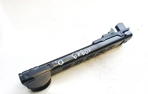 Skoda Octavia Mk2 (1Z) Seat belt adjustment rail 1t0857819