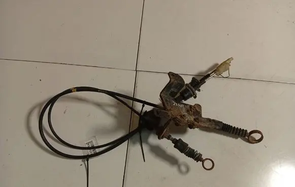 Hyundai i30 Gear shift cable linkage