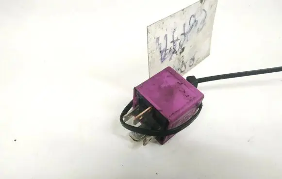 Volkswagen PASSAT B5.5 Other relay 431951253g v23134-b52-x372