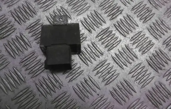 Mitsubishi Carisma Window wiper relay 