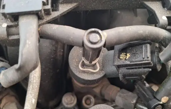 Mazda 2 Fuel injector 0445110239