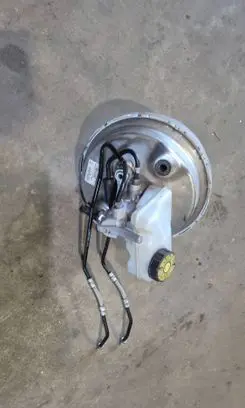 Volvo XC90 Brake booster 32130201