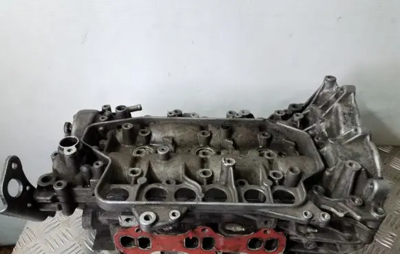 Infiniti EX Engine head 8200871992 8200816687