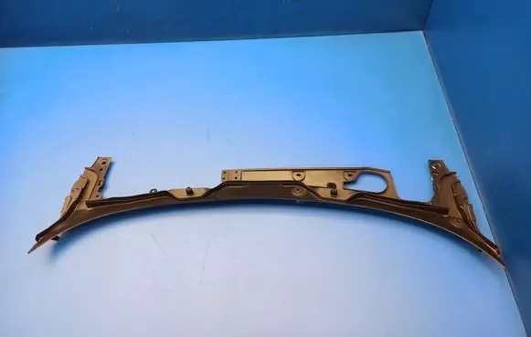 Land Rover Evoque II Wiper trim K8D24105B