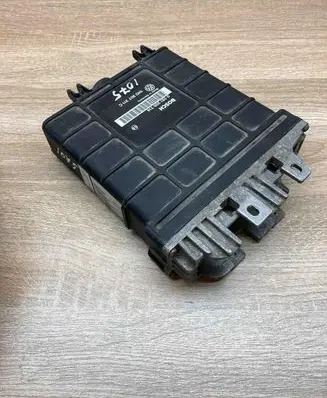 Volkswagen Golf III Engine control unit/module ECU 1H0907311C 0261200714 USED