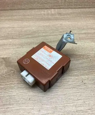 Toyota Corolla E110 Door control unit/module 8974112210 1513006571
