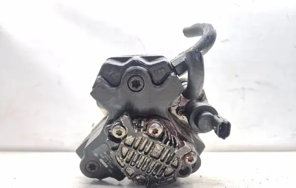 Volvo V70 Fuel injection high pressure pump 0445010043 8689590 024193