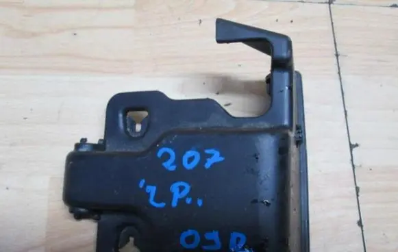 Peugeot 207 Centre console side trim front 