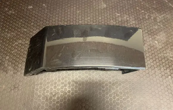 Rear/tail light trim molding