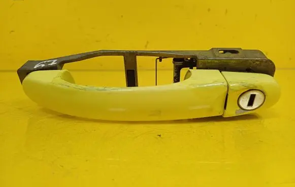 Volkswagen New Beetle Front door exterior handle