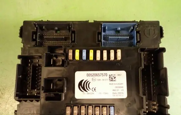 Fiat Tipo Fuse module 520657570