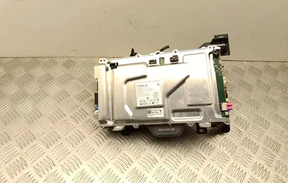 Tesla Model Y Other control units/modules 1960100 165792000E 167955900A
