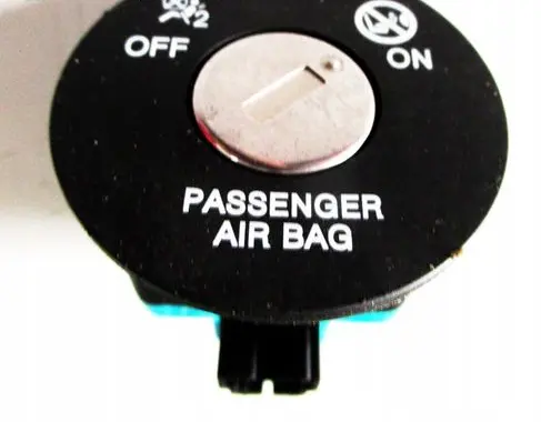Hyundai i30 Passenger airbag on/off switch 