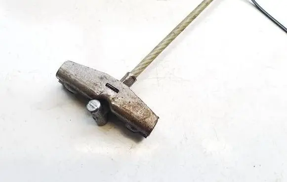 Dacia Sandero Handbrake/parking brake wiring cable 