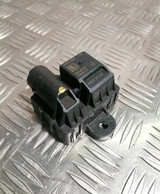Mercedes-Benz C W204 Glow plug pre-heat relay A6511530279 09349002591 6511530279