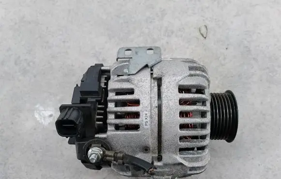Toyota Avensis T250 Generator/alternator STX100251R