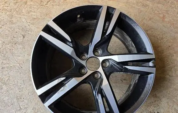 Volvo V60 R18 alloy rim 31471482