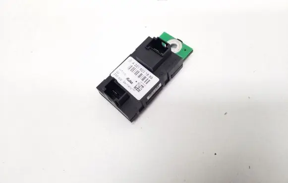 Mercedes-Benz S W221 Aerial antenna amplifier a2218201889