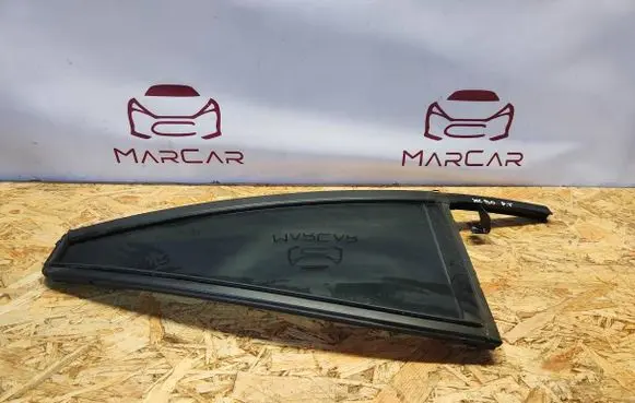 Volvo XC90 Rear door window glass