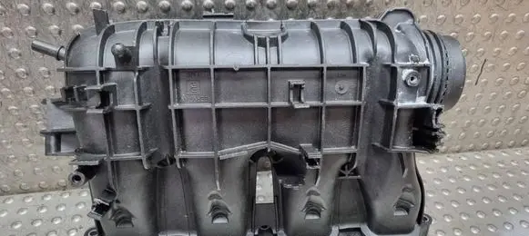 Volkswagen Golf VII Intake manifold S27698684 05E129709F