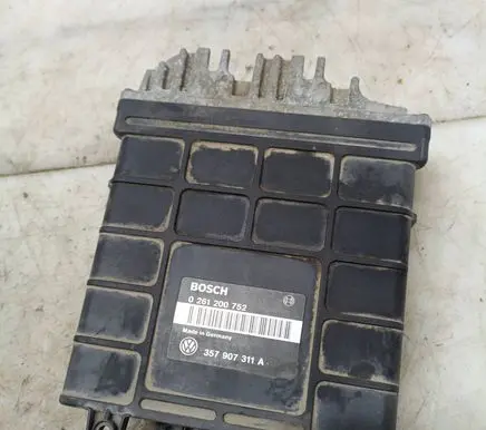 Volkswagen PASSAT B3 Engine control unit/module 0261200752 357907311A