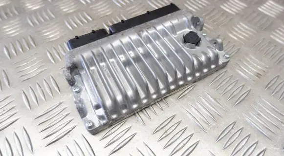 Lexus GS 250 350 300H 450H Engine control unit/module 8966130Z70