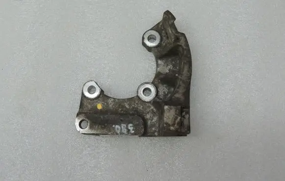 Chevrolet Cruze Power steering pump mounting bracket 96440538