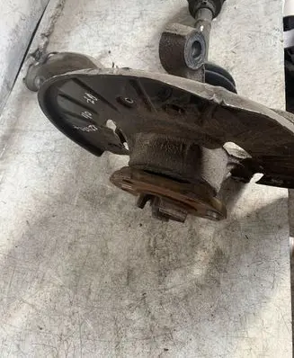 Audi Q7 4L Front wheel hub