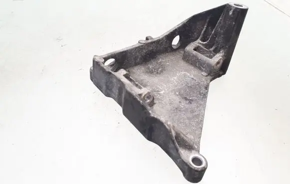 Volkswagen Touareg I Generator/alternator bracket 070903143C
