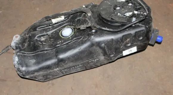 Jaguar XE AdBlue liquid reservoir FPLA5J229AB GX735J228A
