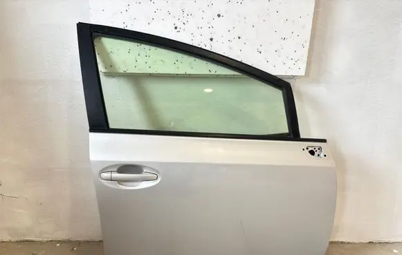 Toyota Prius+ (ZVW40) Front door 