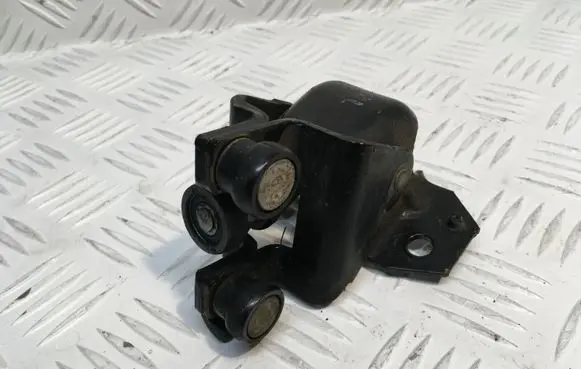 Citroen Berlingo Sliding door middle roller runner 9680486480