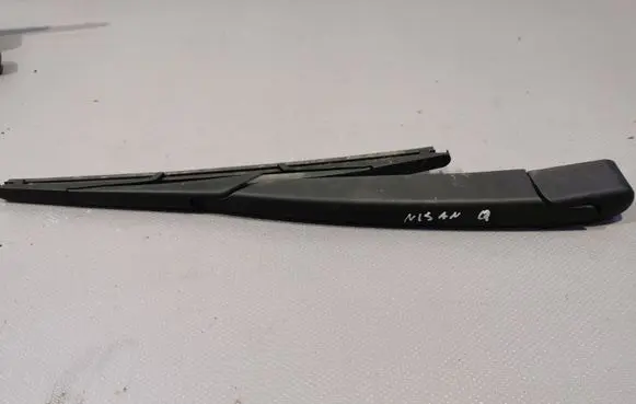 Nissan Qashqai Rear wiper blade arm